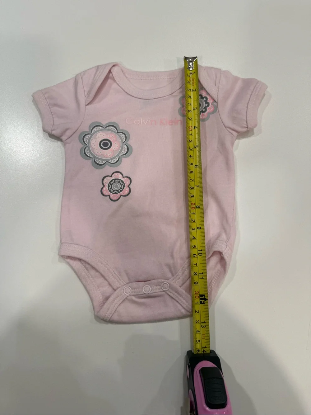 Calvin Klein Baby Girl 3-Pack onesie Bodysuits 0–3 Months